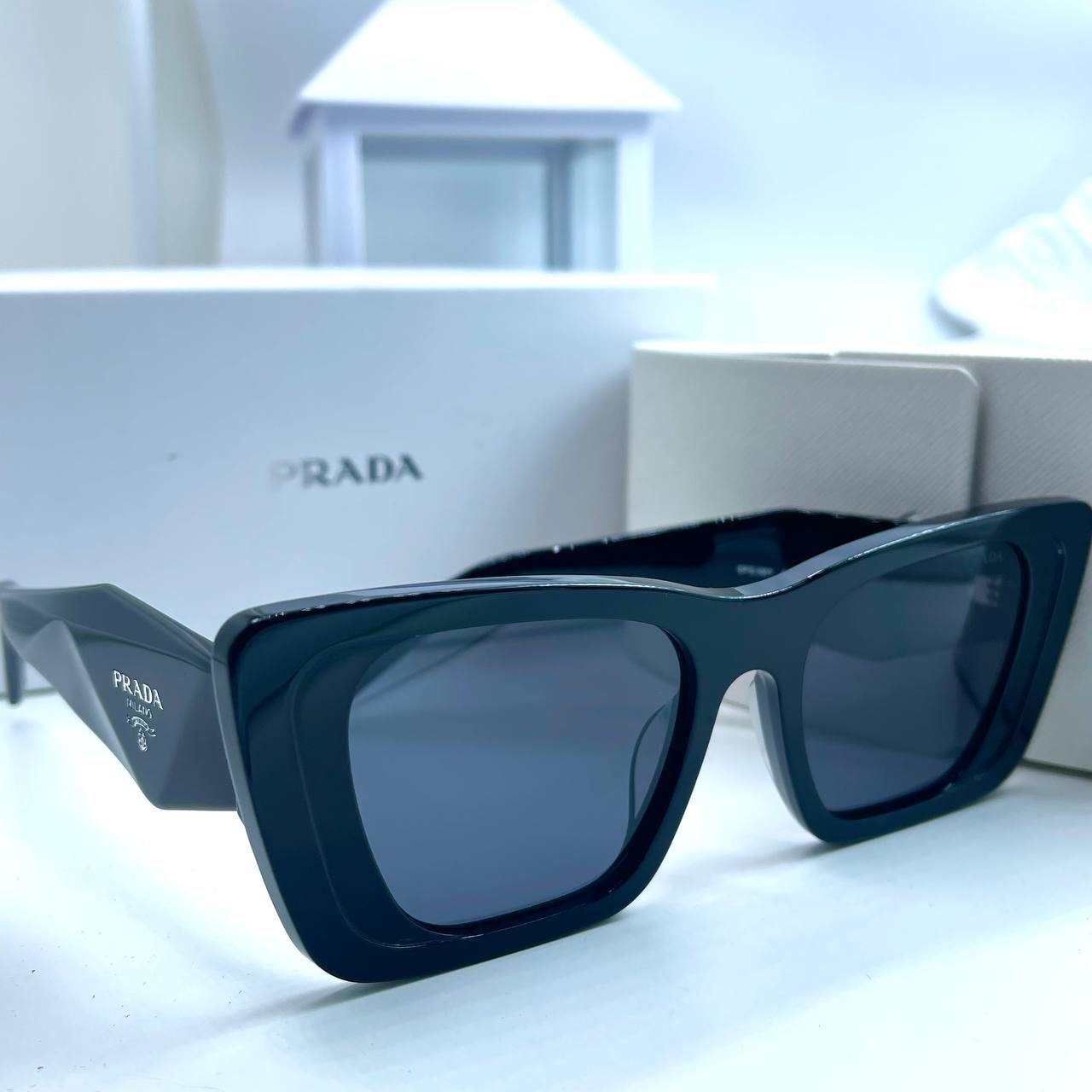 Фото Очки Prada M1824