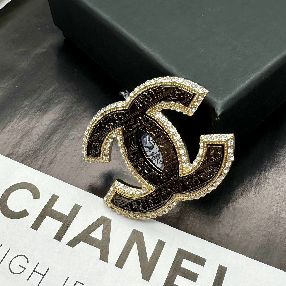 Фото Брошь Chanel M1842