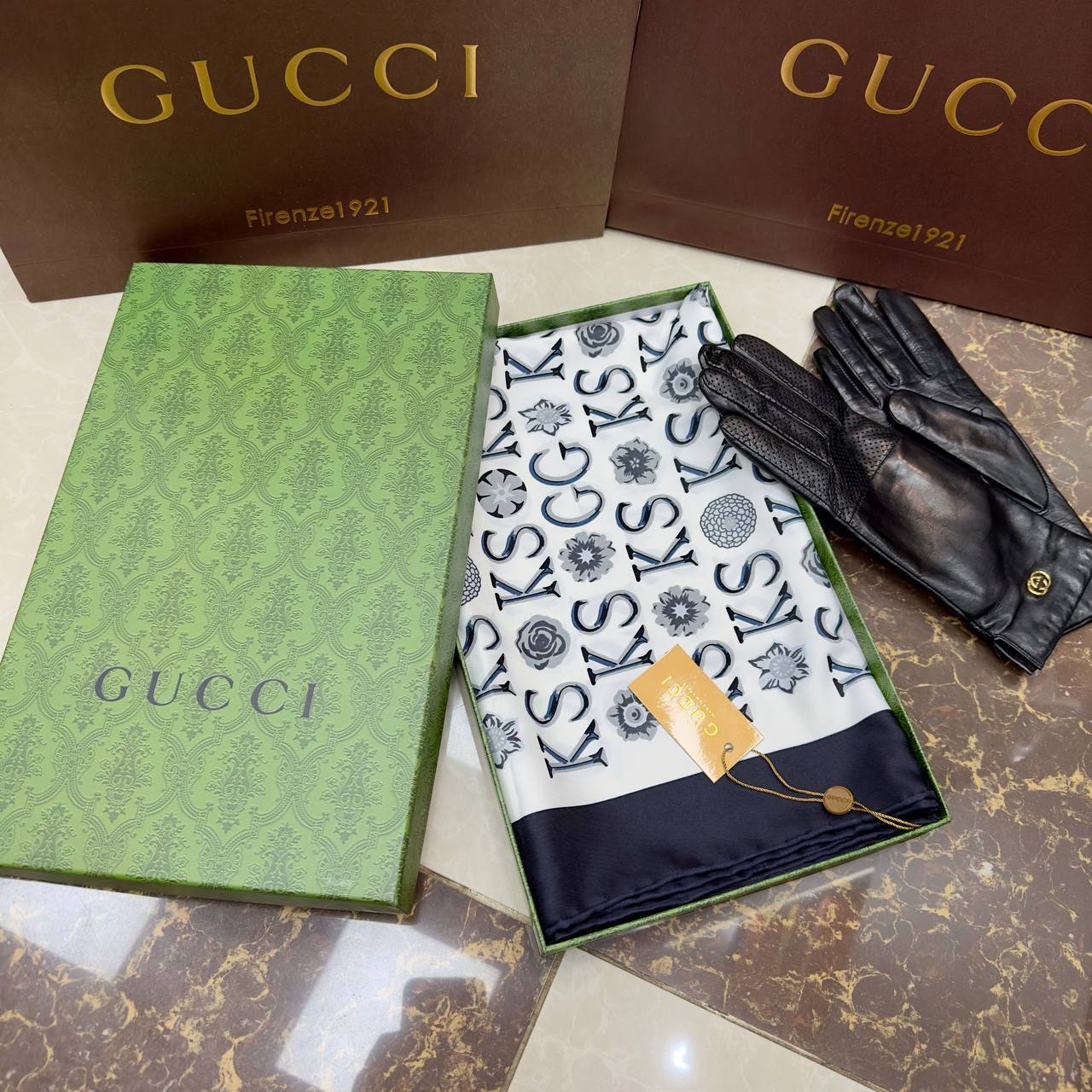 Фото Платок Gucci S3364