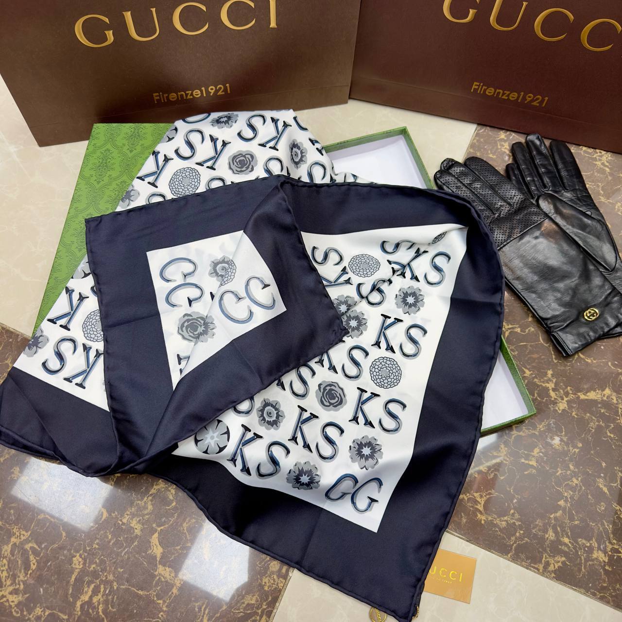 Фото Платок Gucci S3364