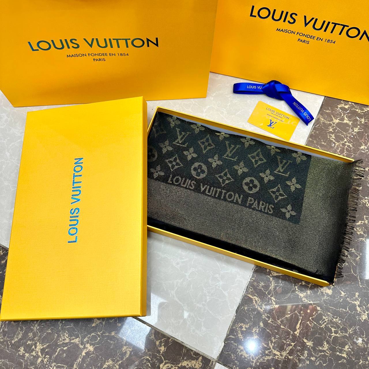 Фото Палантин Louis Vuitton Monogram S3370