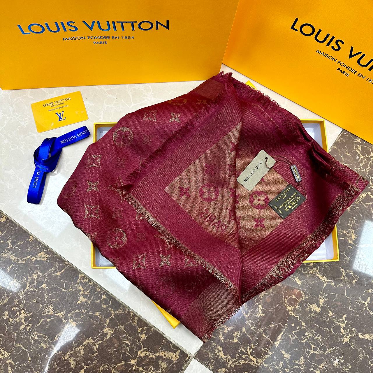 Фото Палантин Louis Vuitton Monogram S3371