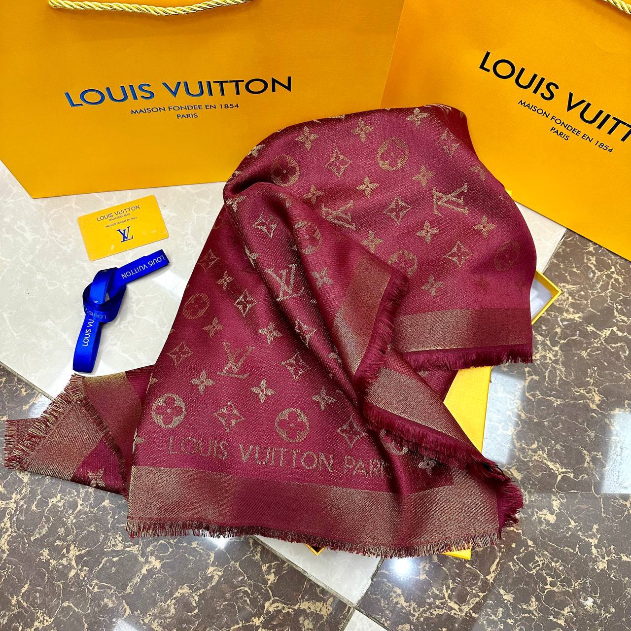 Фото Палантин Louis Vuitton Monogram S3371