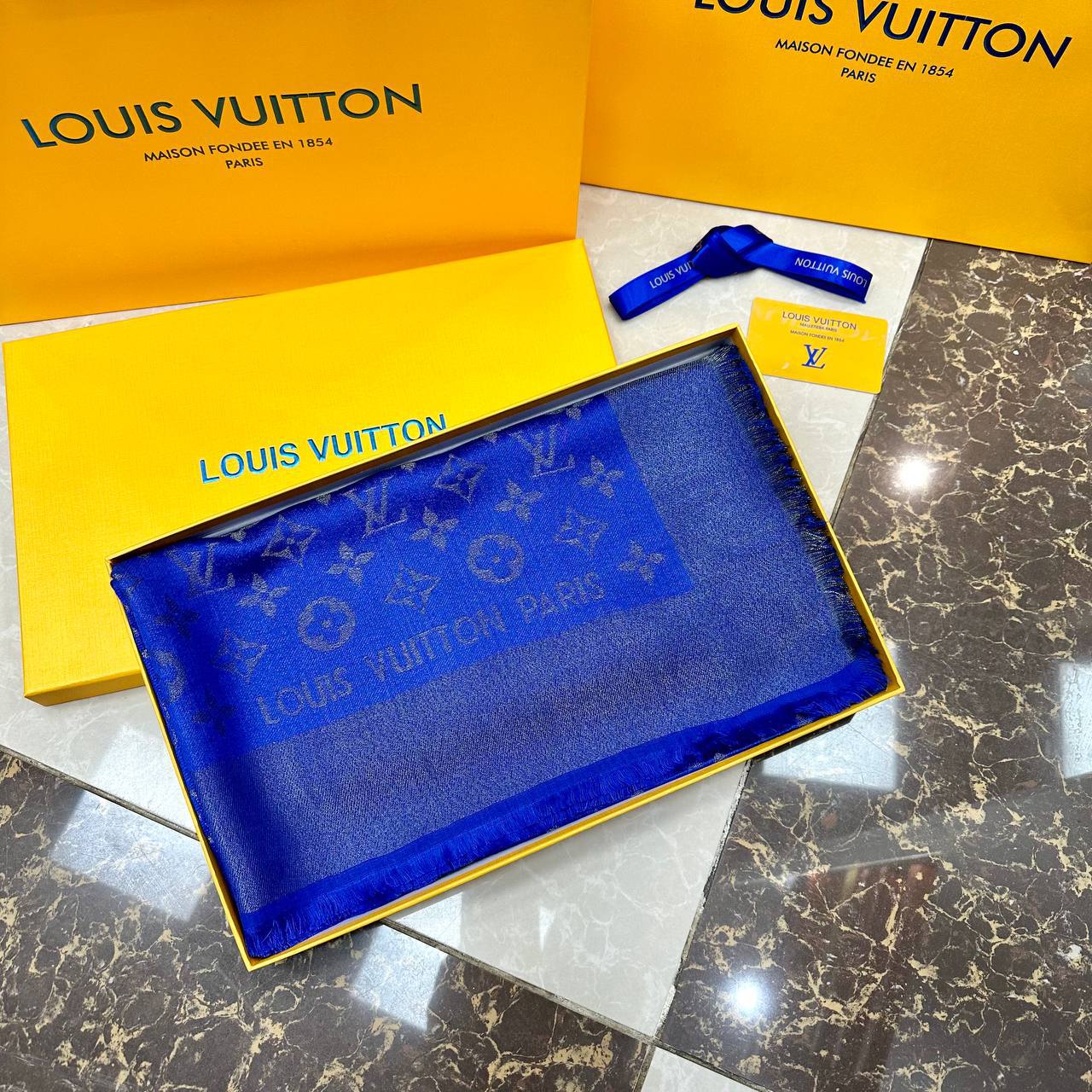 Фото Палантин Louis Vuitton Monogram S3372