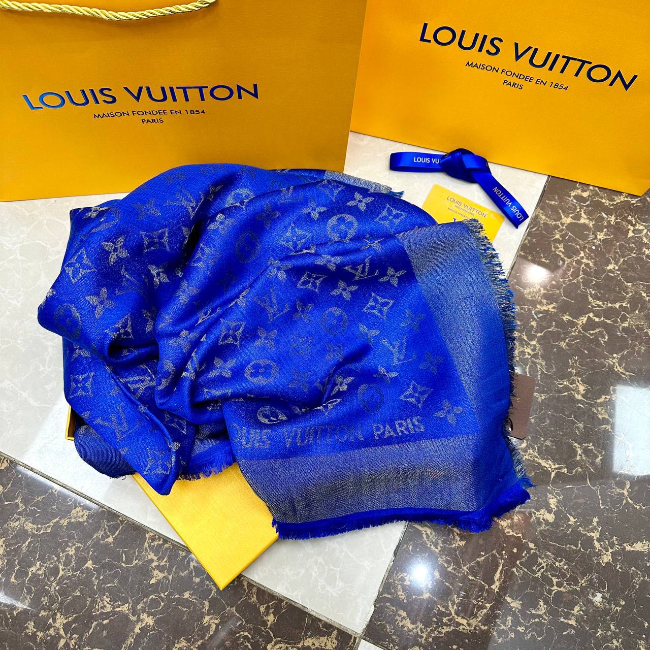 Фото Палантин Louis Vuitton Monogram S3372