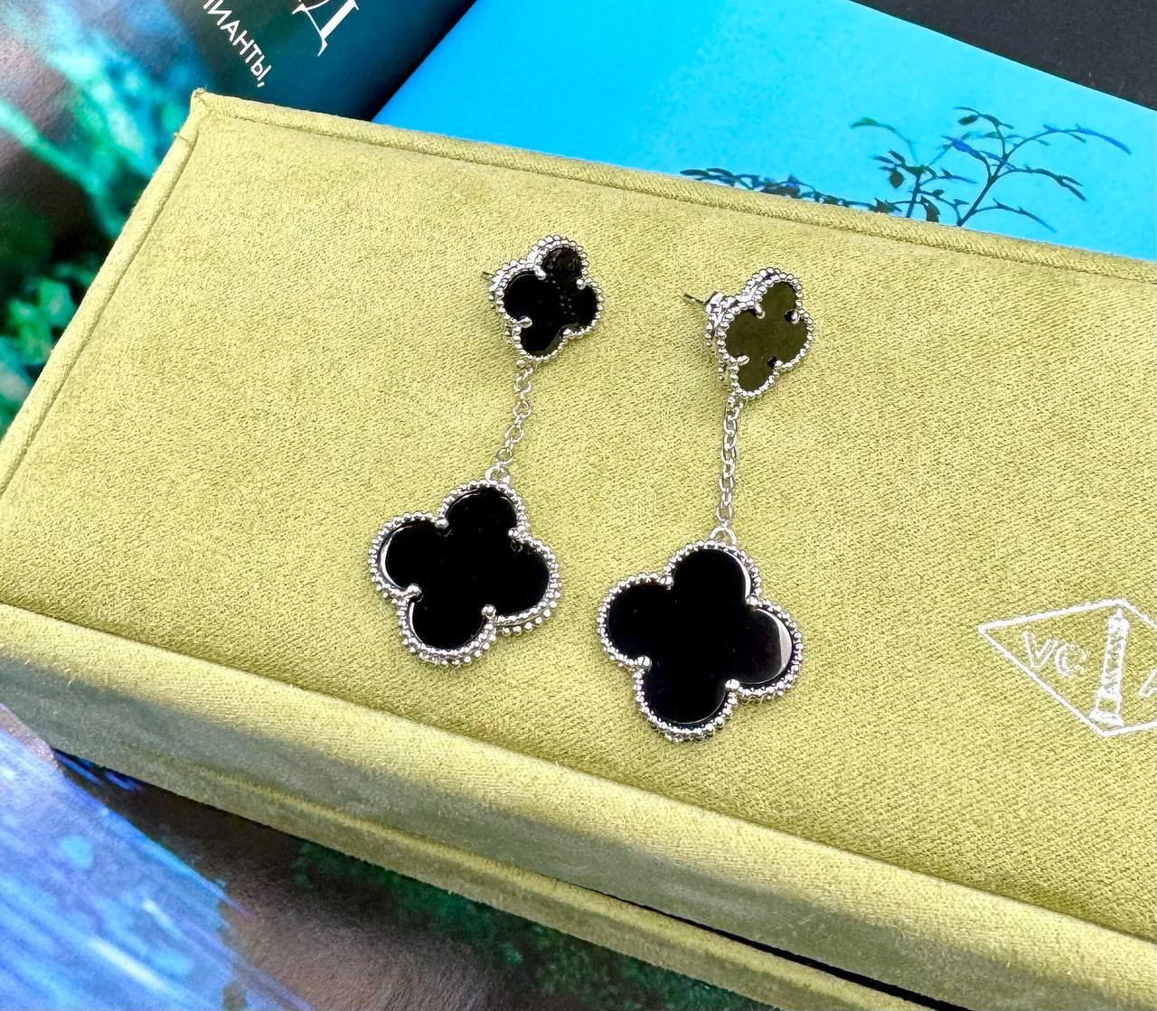 Фото Серьги Van Cleef & Arpels M2022