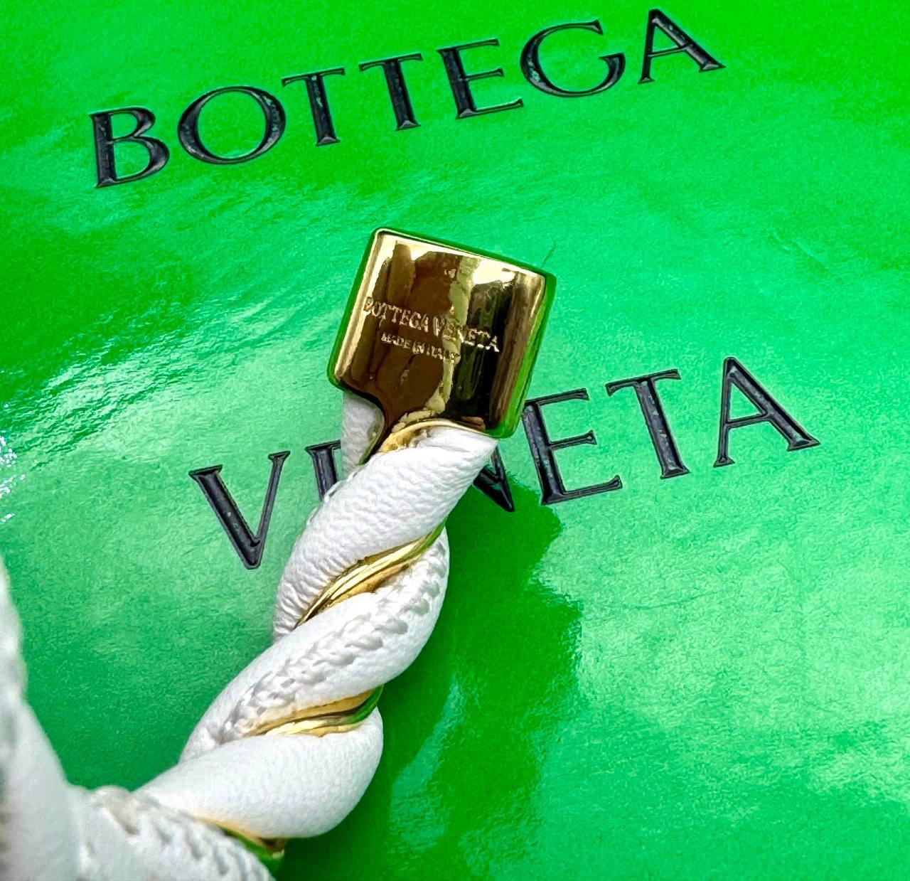 Фото Браслет Bottega Veneta Twist Cuff B2817