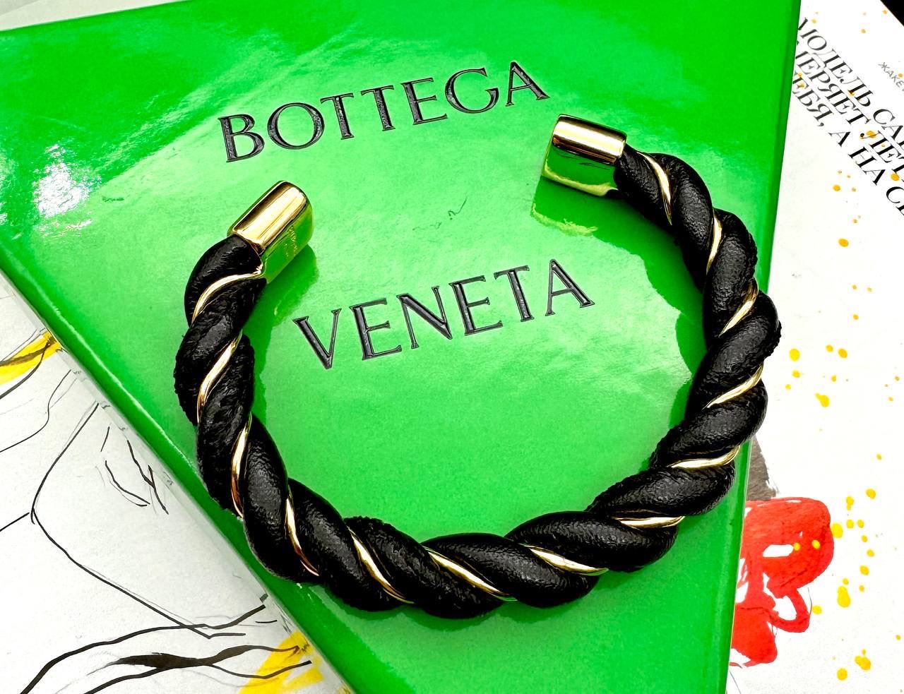 Фото Браслет Bottega Veneta Twist Cuff B2819