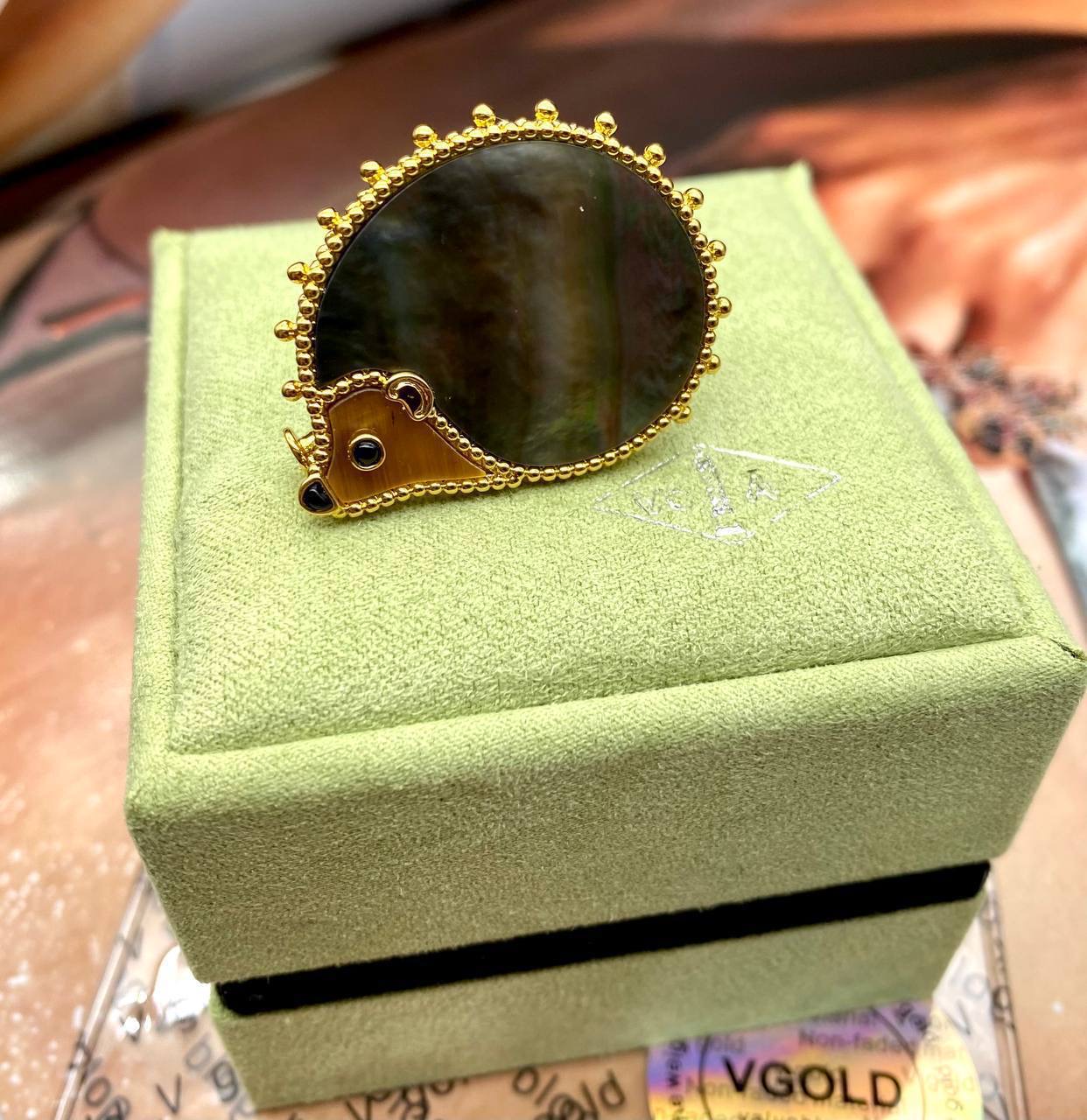 Фото Брошь Van Cleef & Arpels Lucky Animals Hedgehog B2853