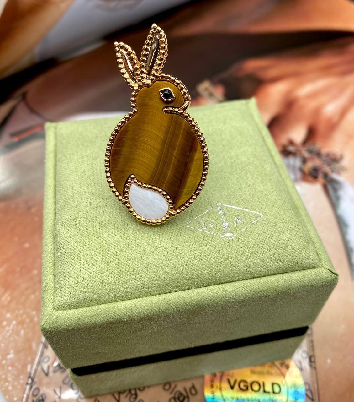 Фото Брошь Van Cleef & Arpels Lucky Animals Rabbit B2859