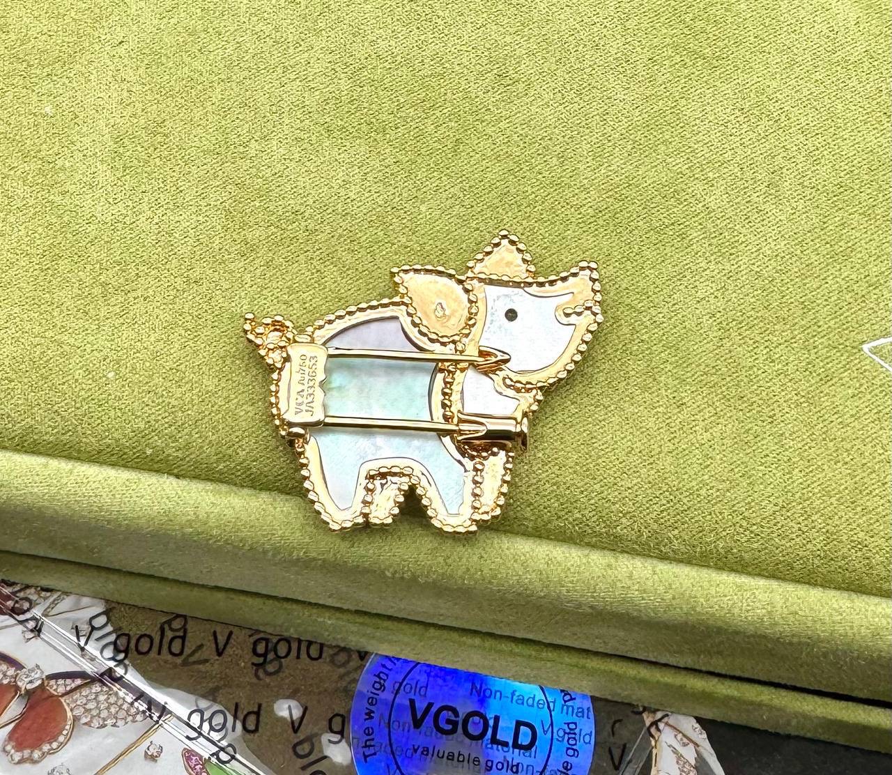 Брошь Van Cleef & Arpels Lucky Animals Pig B2865