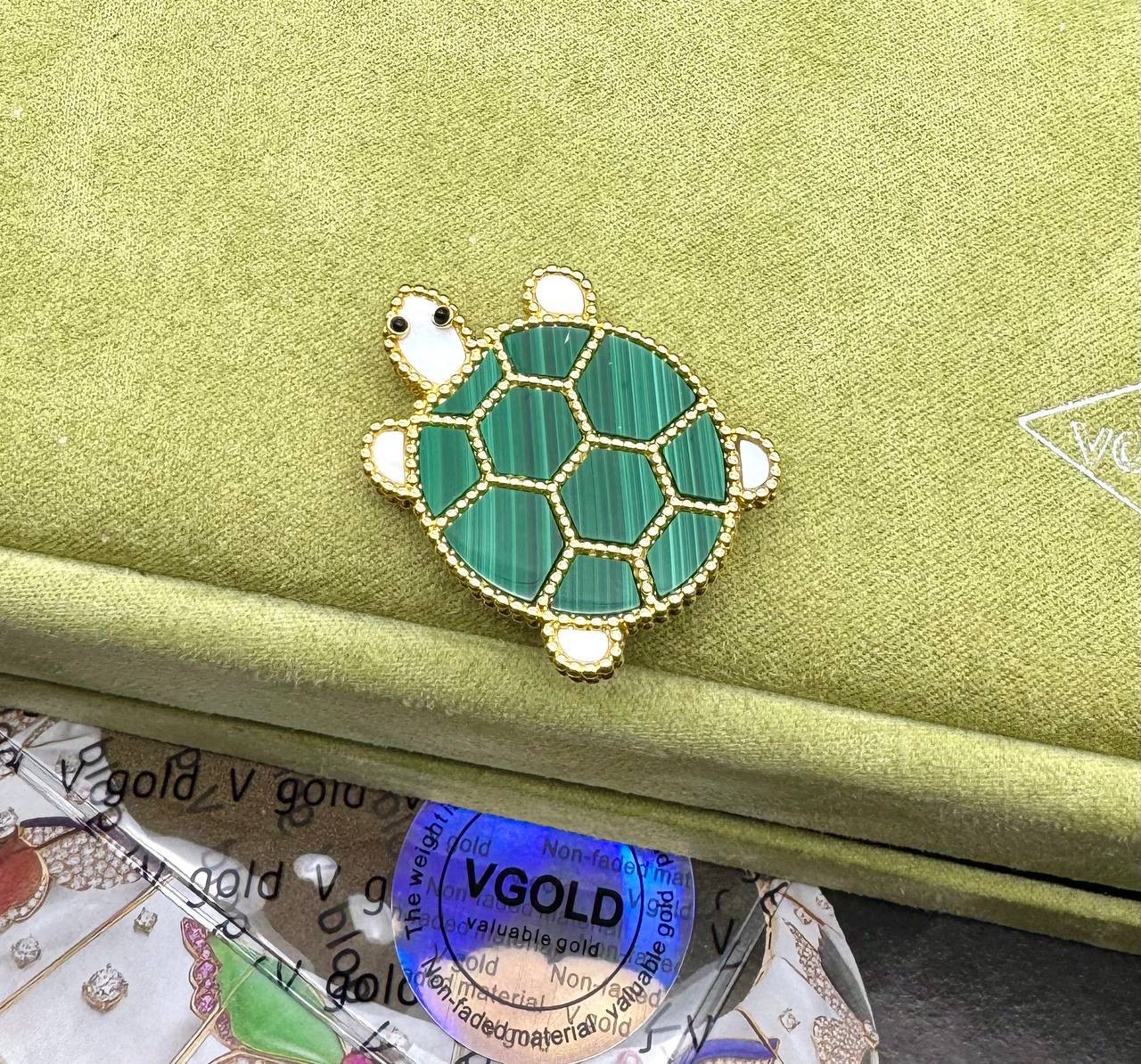 Фото Брошь Van Cleef & Arpels Lucky Animals Turtle B2855