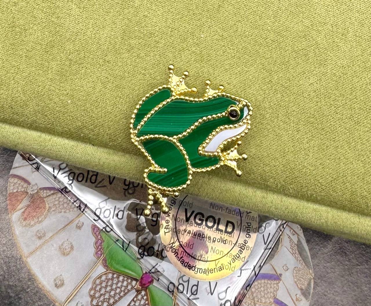 Фото Брошь Van Cleef & Arpels Lucky Animals Frog B2860