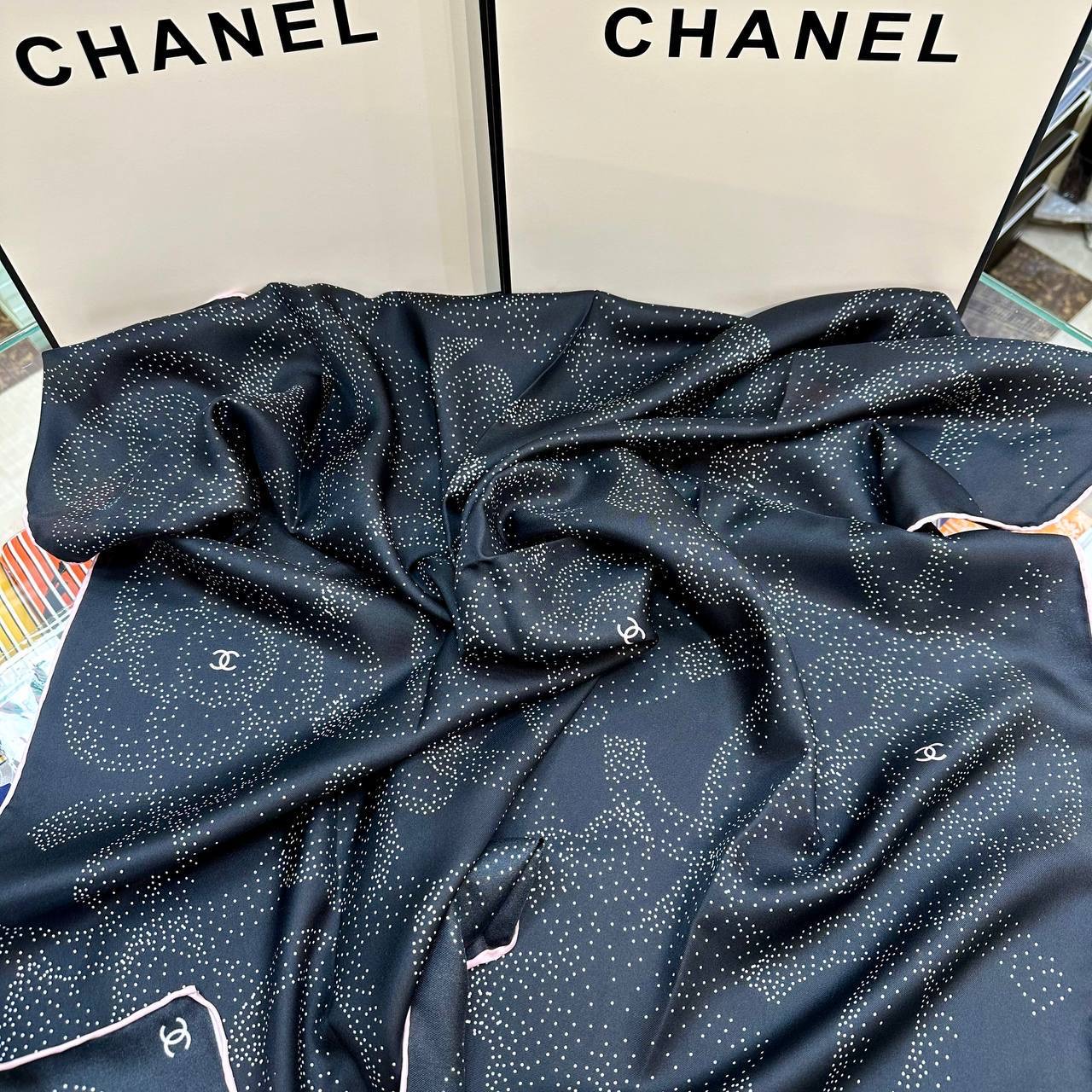 Фото Платок Chanel B3112