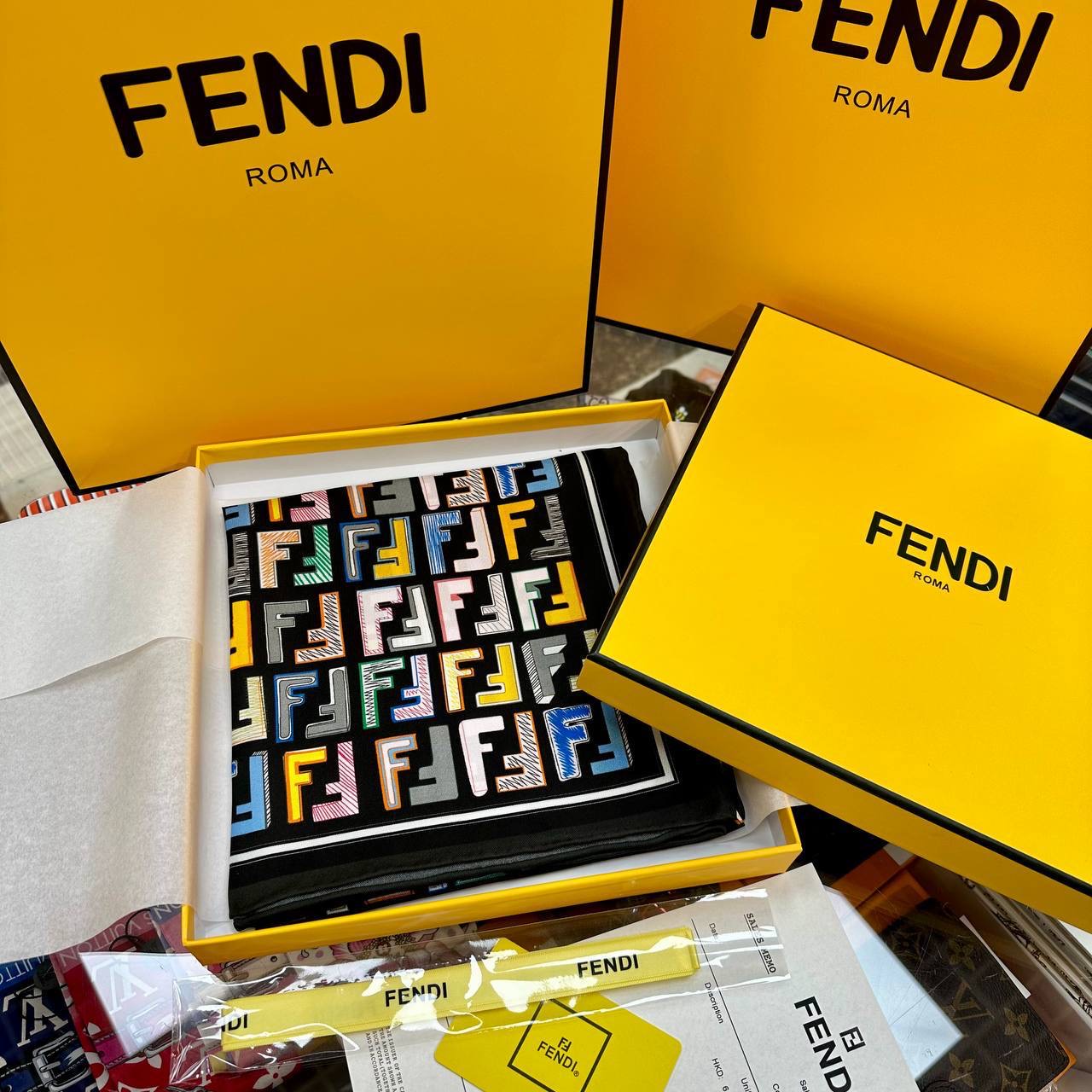 Фото Платок Fendi FF B3114