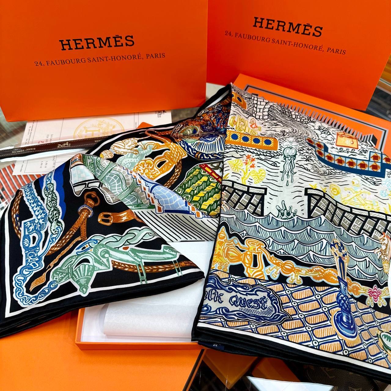 Фото Платок Hermes Super Silk Quest Detail B3122