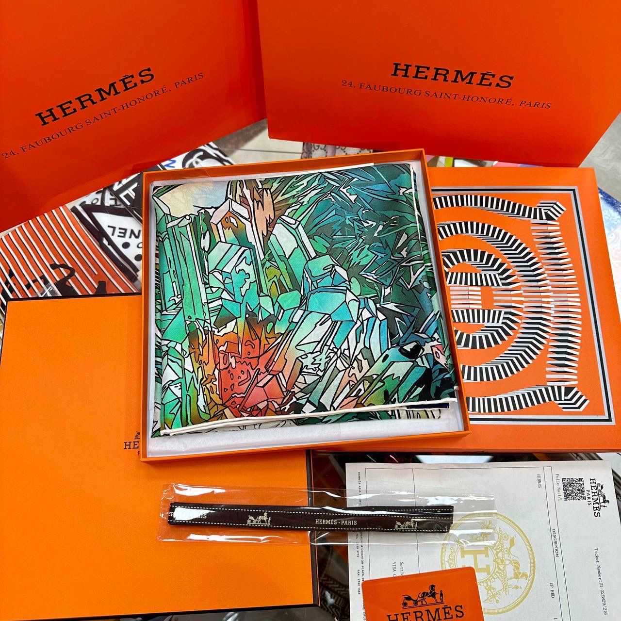 Фото Платок Hermes La Vallee de Cristal B3125