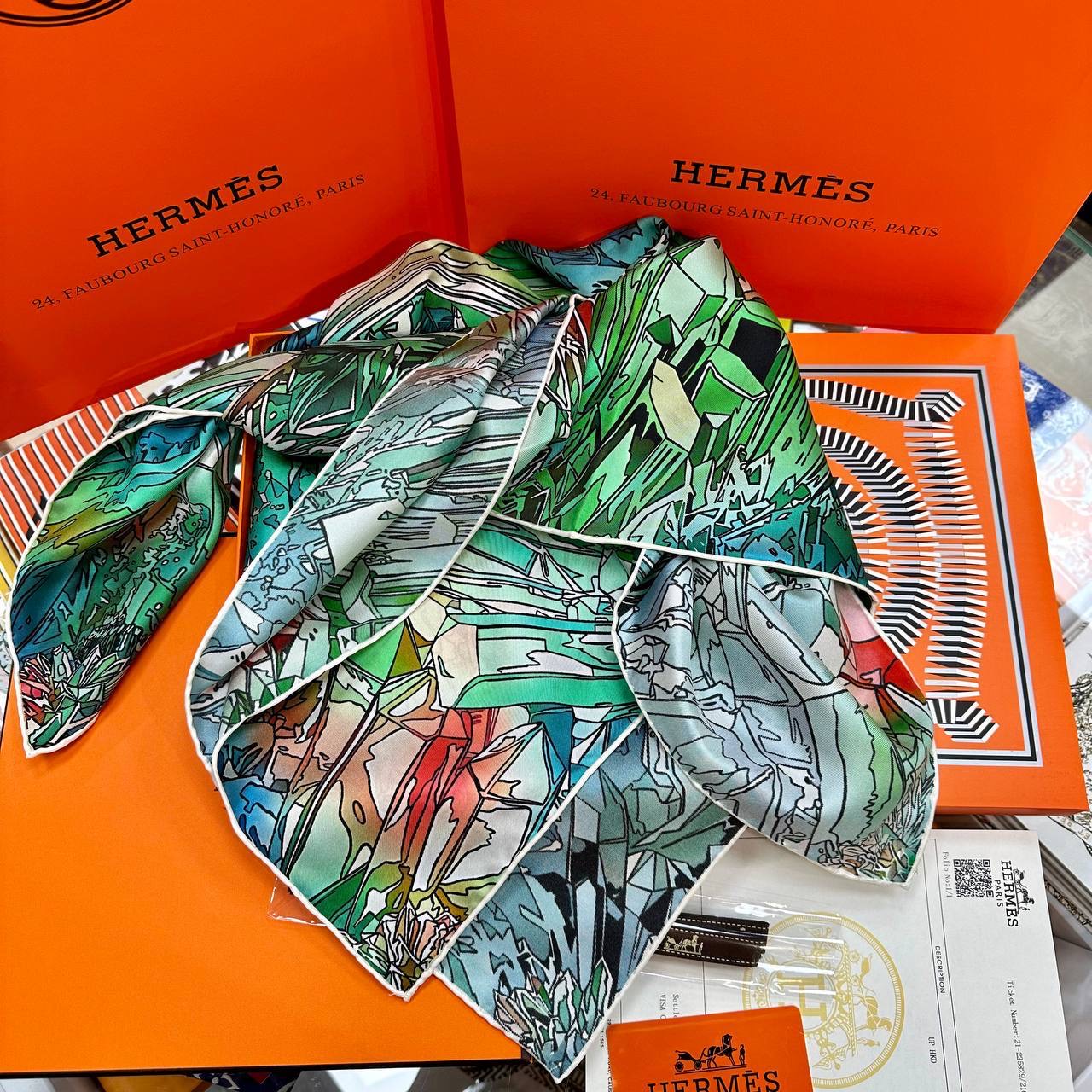 Фото Платок Hermes La Vallee de Cristal B3125