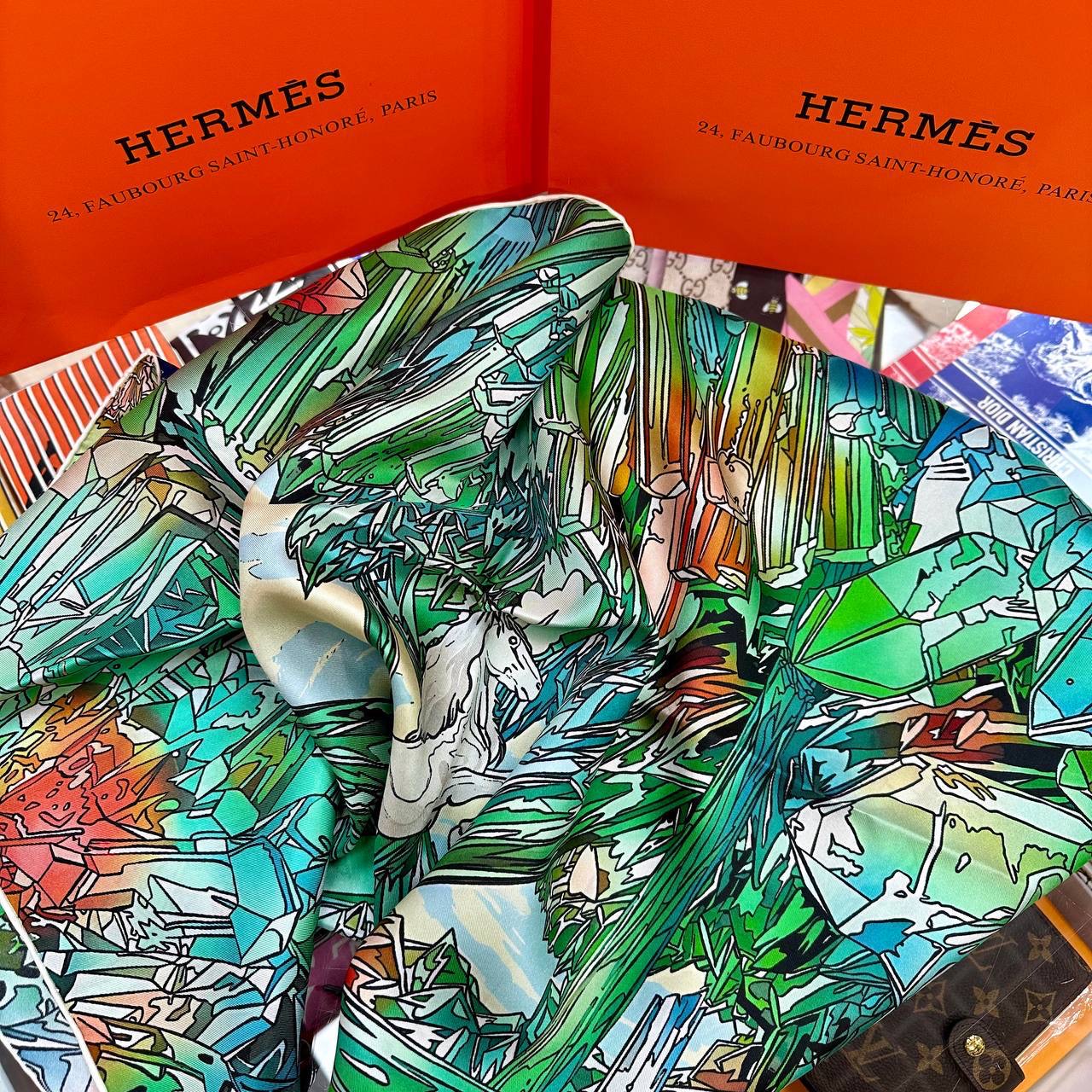 Фото Платок Hermes La Vallee de Cristal B3125