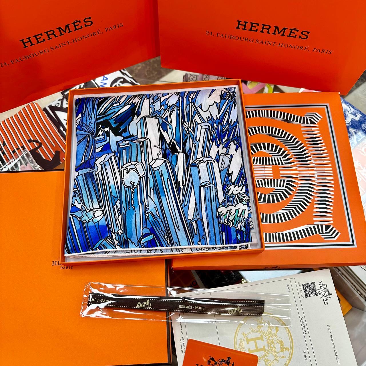 Фото Платок Hermes La Vallee de Cristal B3126