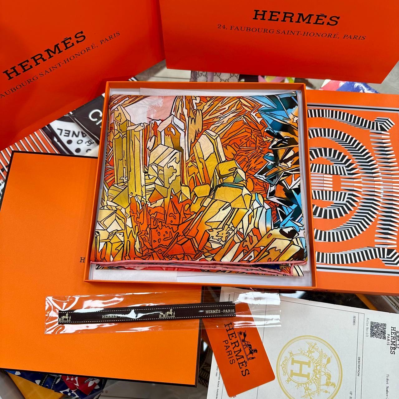 Фото Платок Hermes La Vallee de Cristal B3127