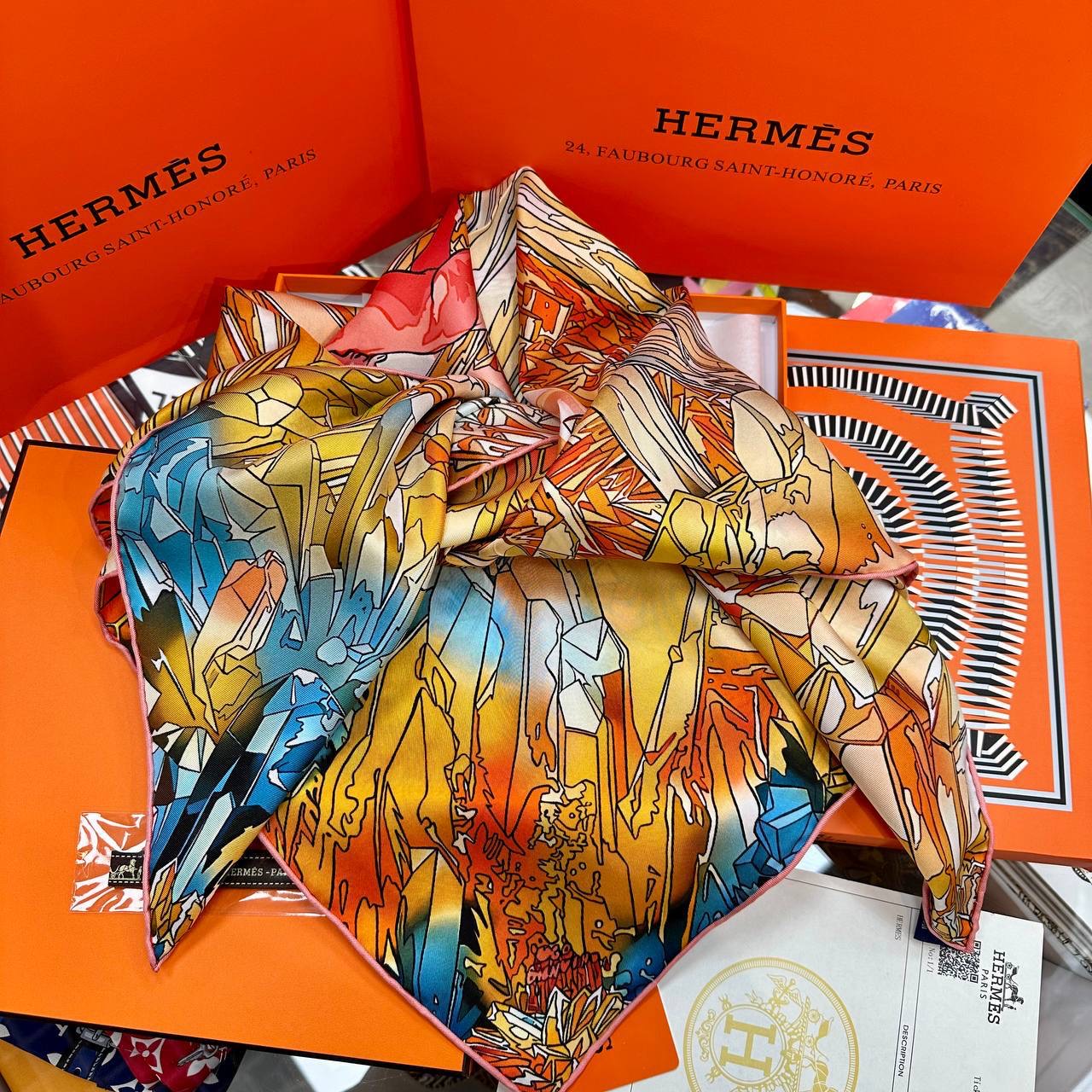 Фото Платок Hermes La Vallee de Cristal B3127