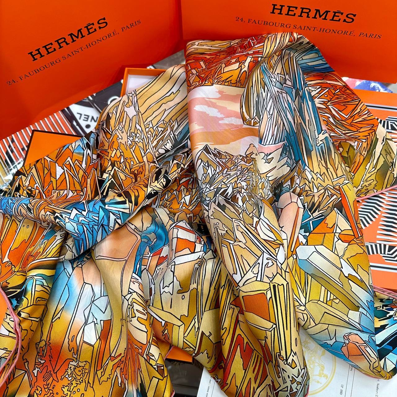 Фото Платок Hermes La Vallee de Cristal B3127