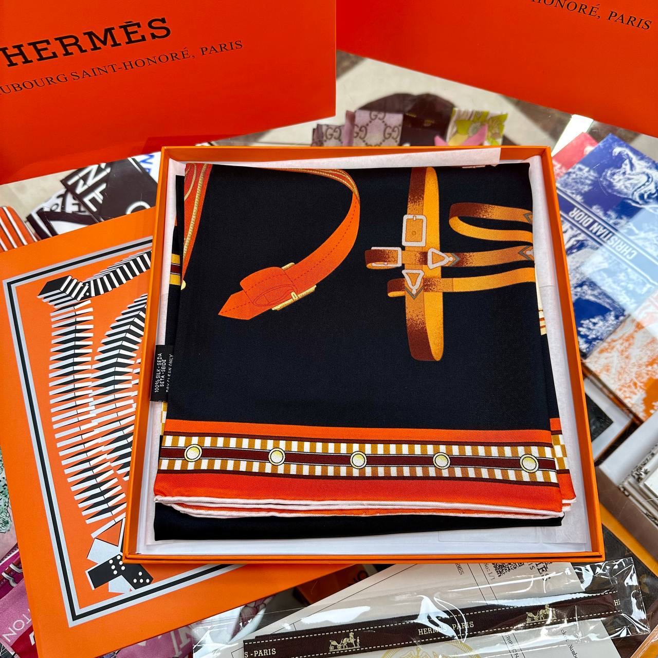 Фото Платок Hermes Lettres Equestre B3132