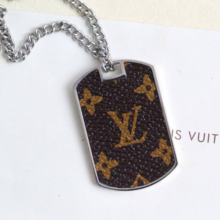 Фото Колье Louis Vuitton Monogram B3165