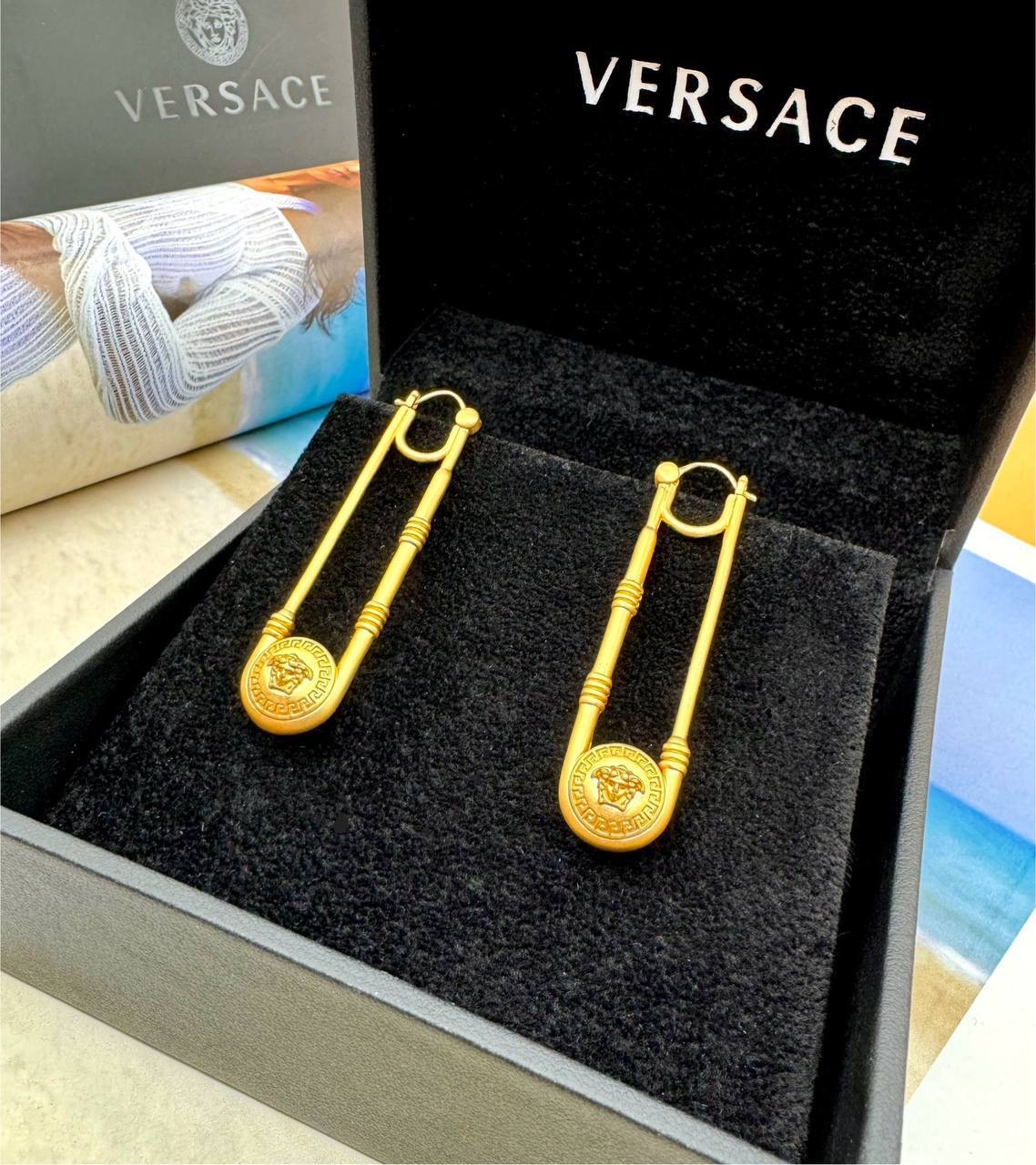 Фото Серьги Versace Safety Pin B3193