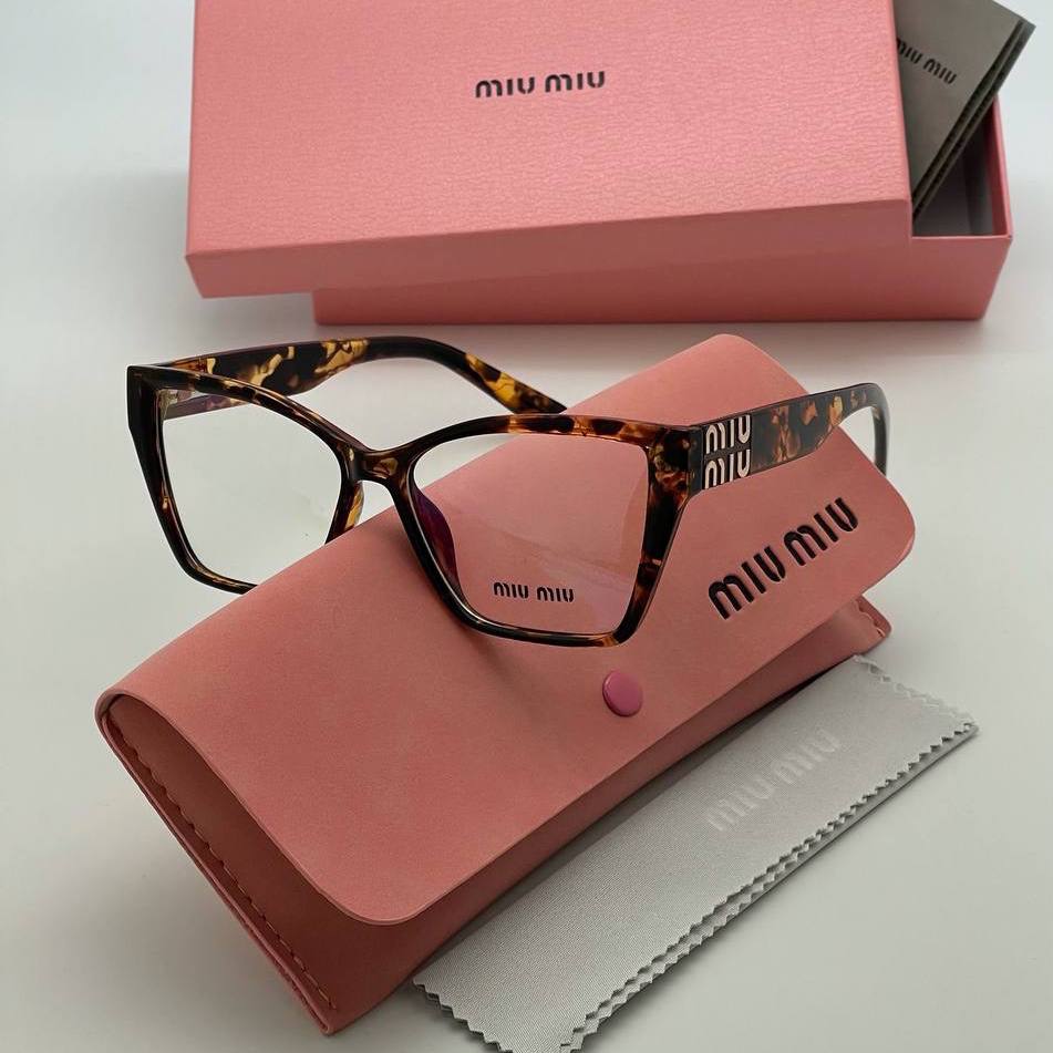 Фото Очки Miu Miu S3825