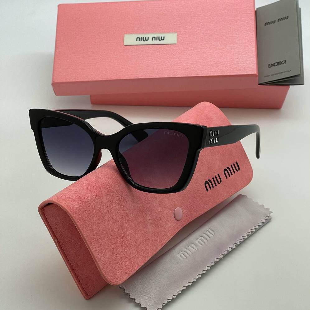 Фото Очки Miu Miu Glimpse S3984