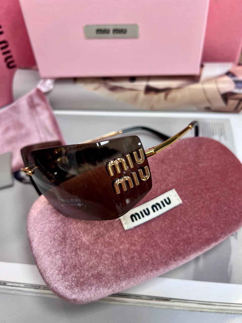 Фото Очки Miu Miu Runway S4053