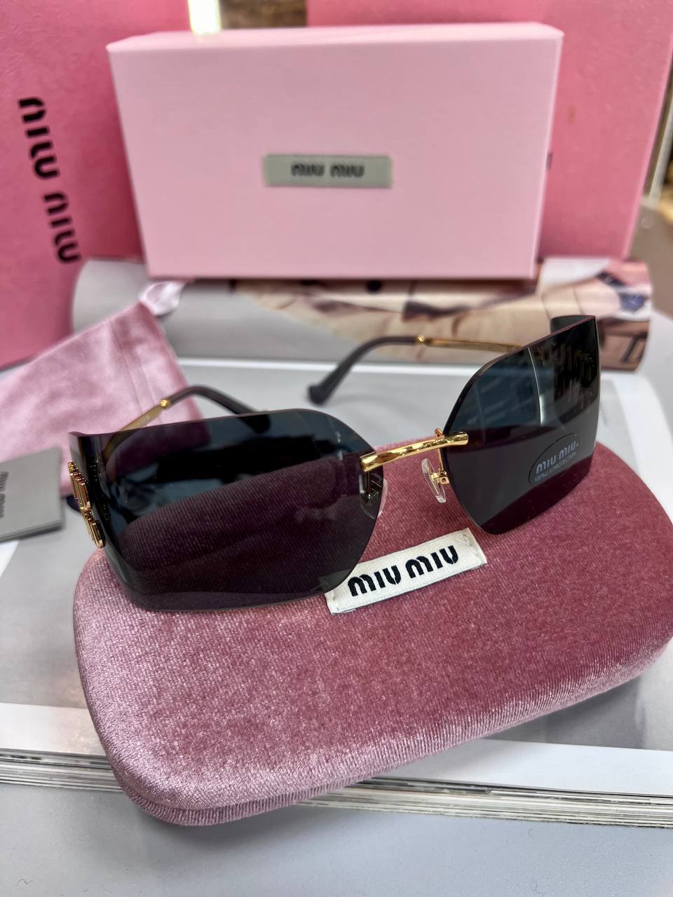 Фото Очки Miu Miu Runway S4055