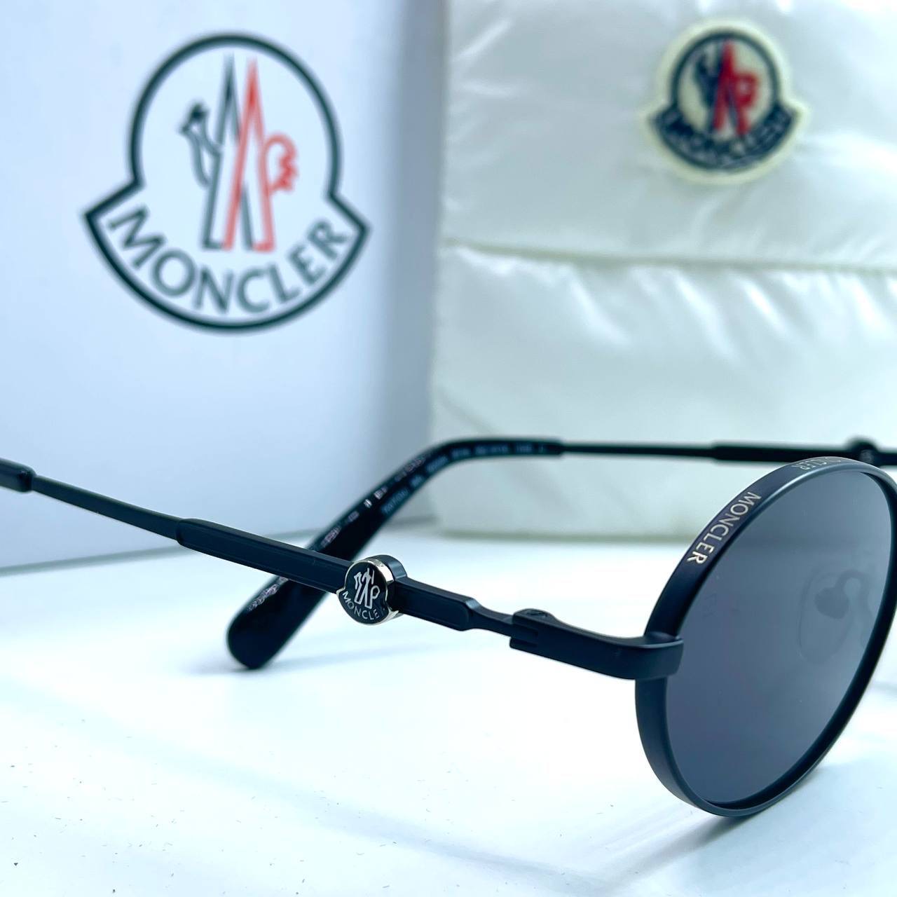 Фото Очки Moncler B3261