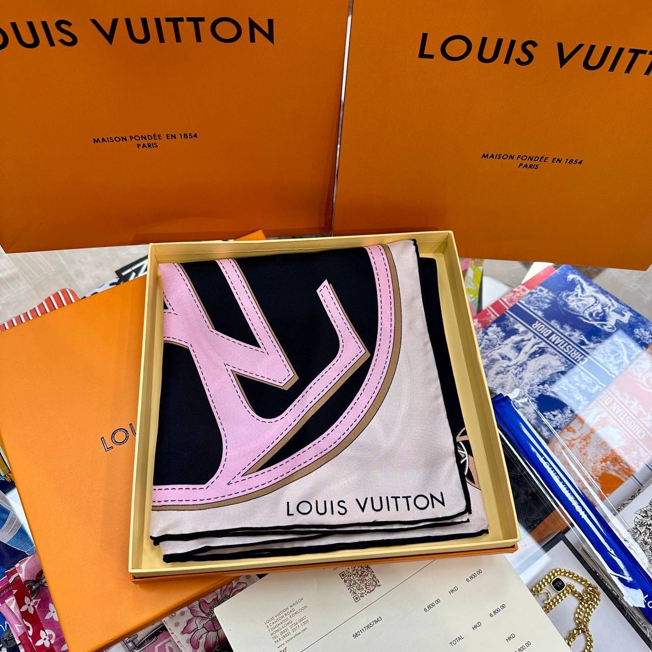 Фото Платок Louis Vuitton M2323