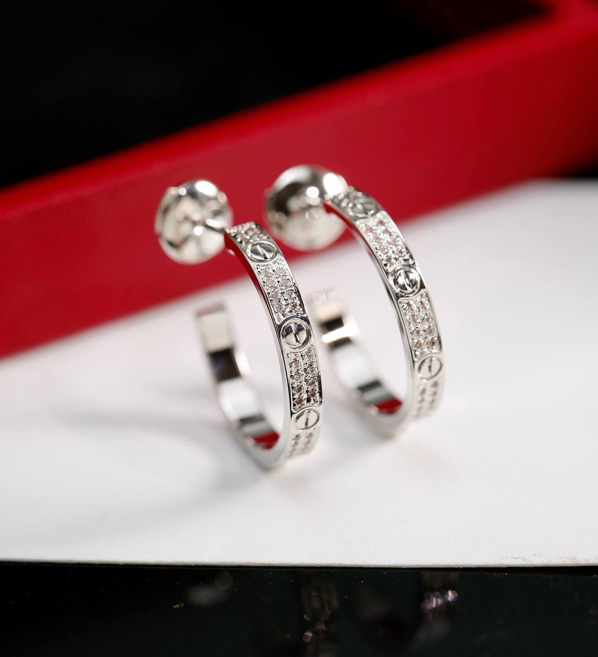 Фото Серьги Cartier Love B3373