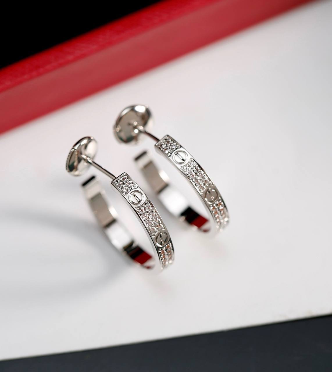 Фото Серьги Cartier Love B3373