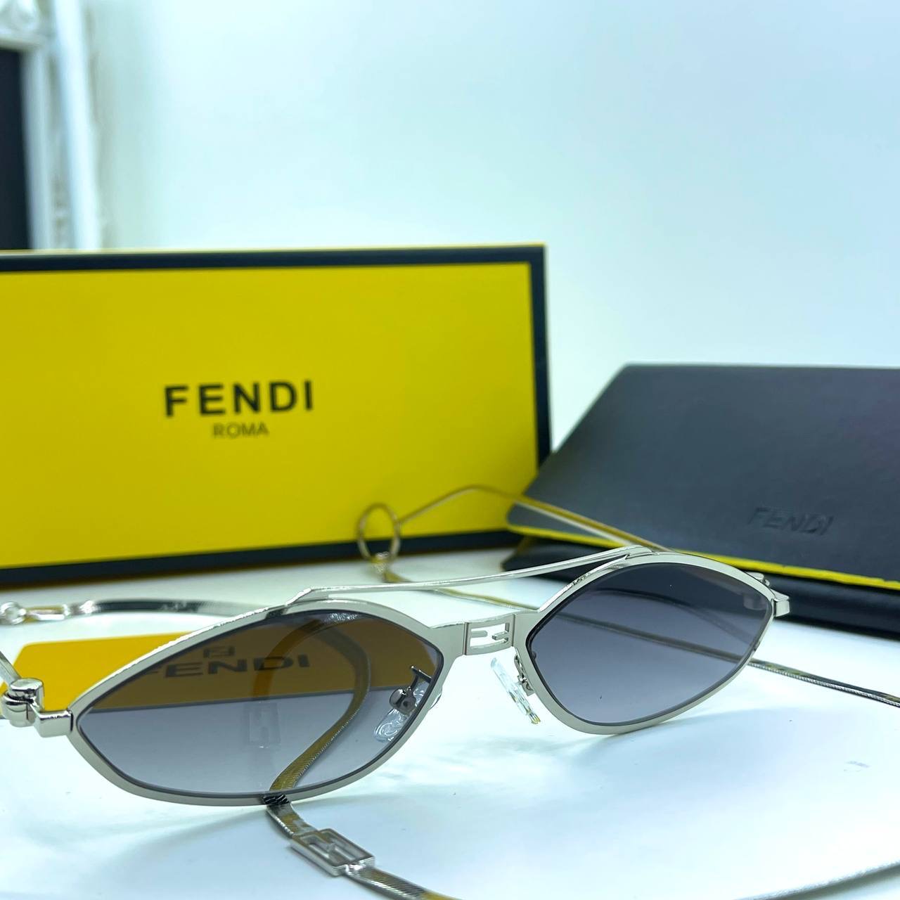 Фото Очки Fendi B3429