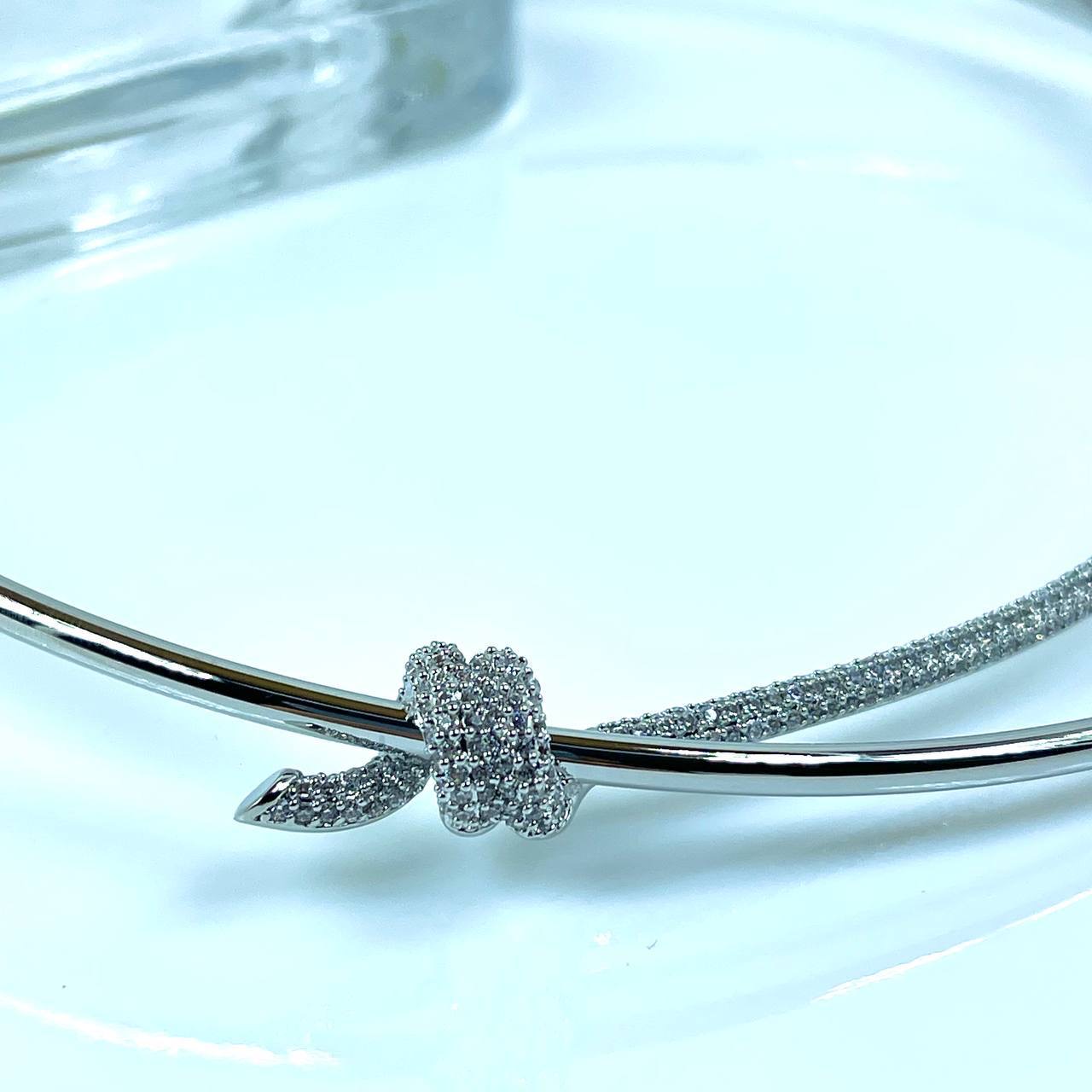 Фото Колье Tiffany & Co Knot B3471