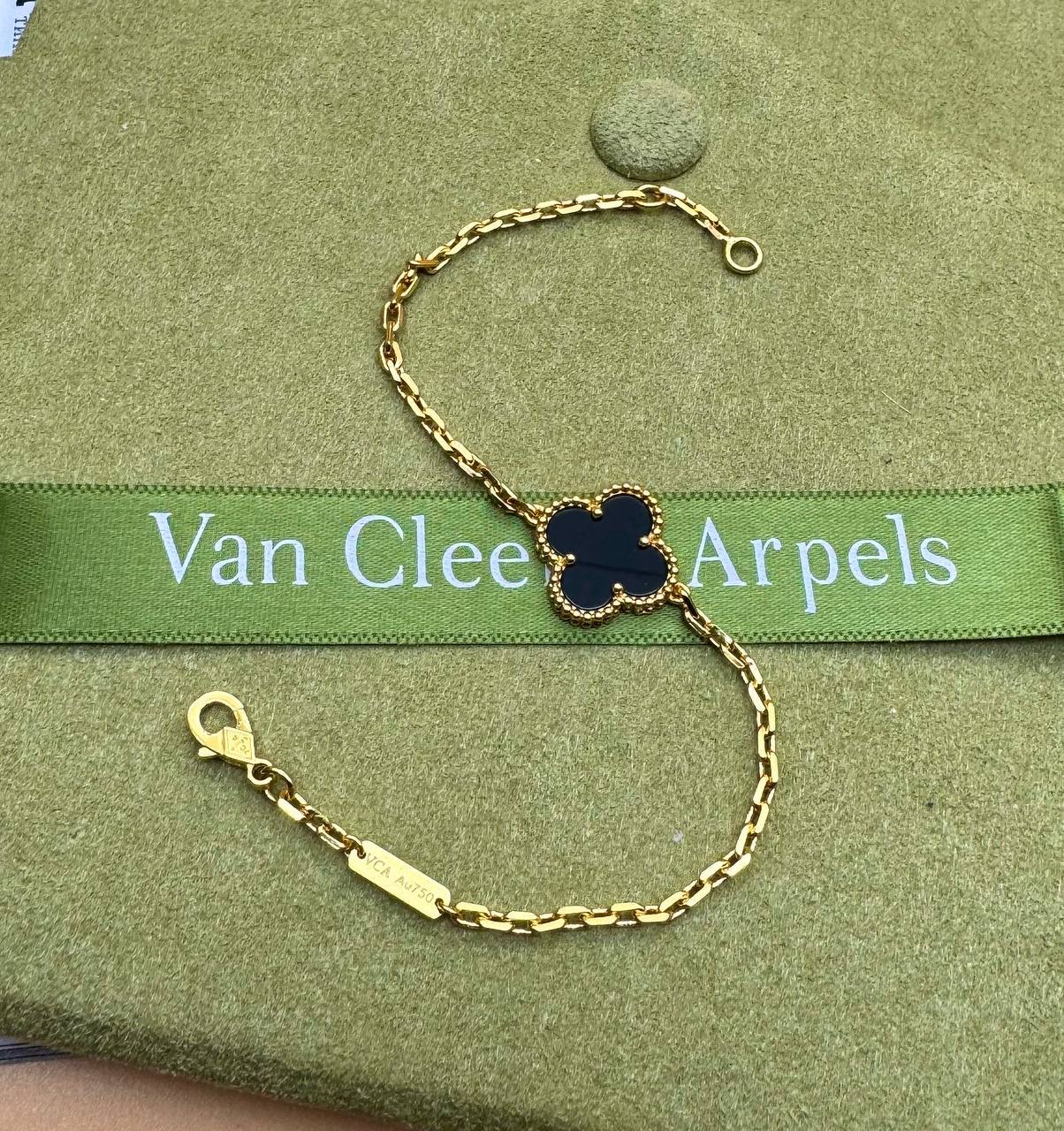 Фото Браслет Van Cleef & Arpels Sweet Alhambra B3583