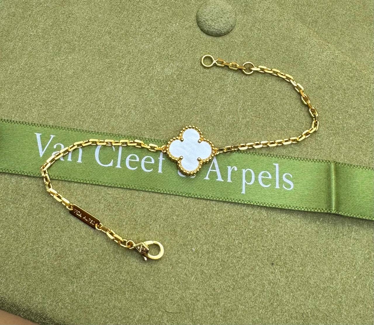 Фото Браслет Van Cleef & Arpels Sweet Alhambra B3586