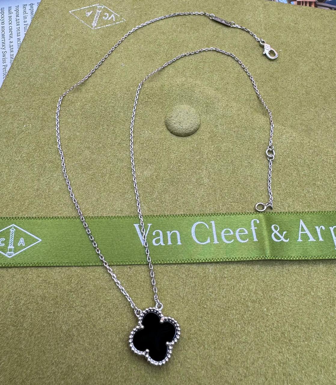 Фото Подвеска на цепочке Van Cleef & Arpels Vintage Alhambra B3681