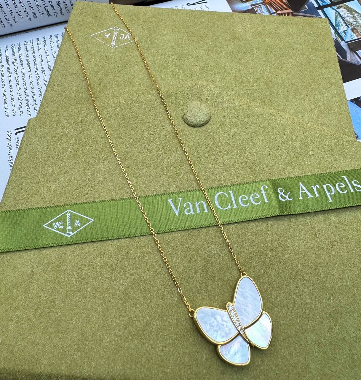 Фото Колье Van Cleef & Arpels Butterfly B3696