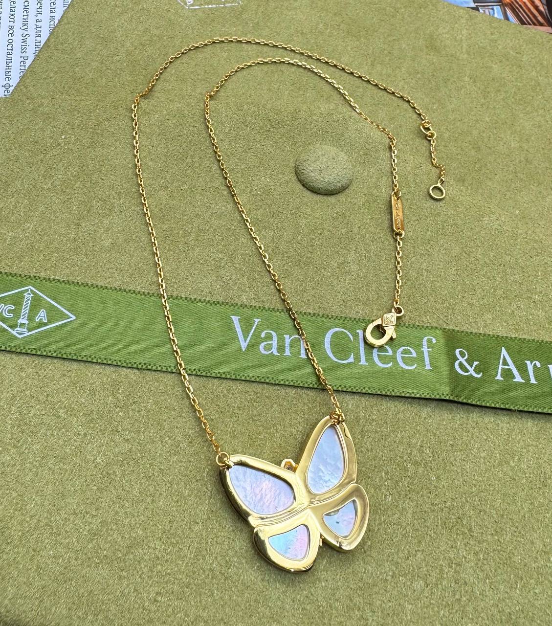 Фото Колье Van Cleef & Arpels Butterfly B3696