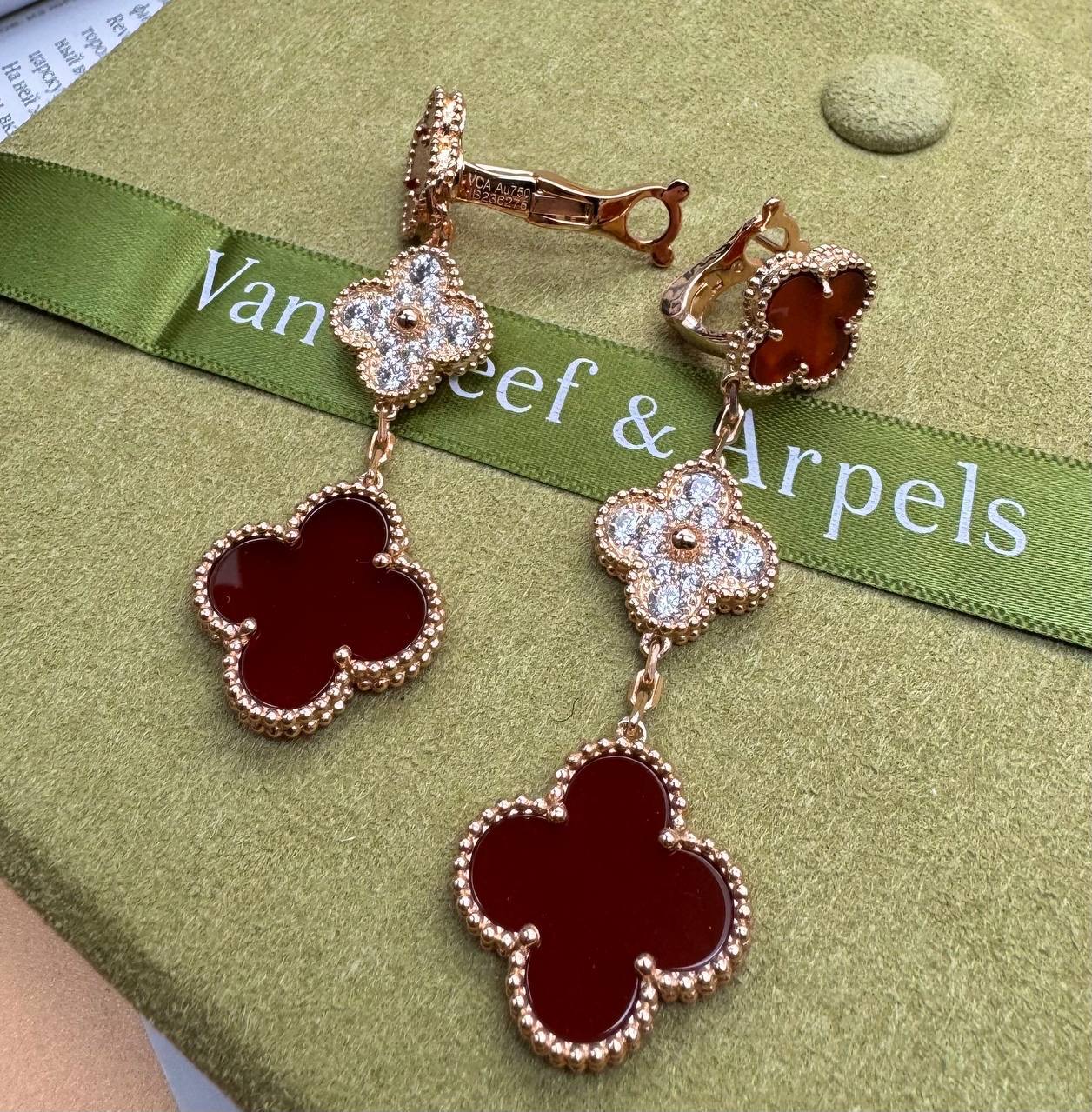 Фото Серьги Van Cleef & Arpels M2583