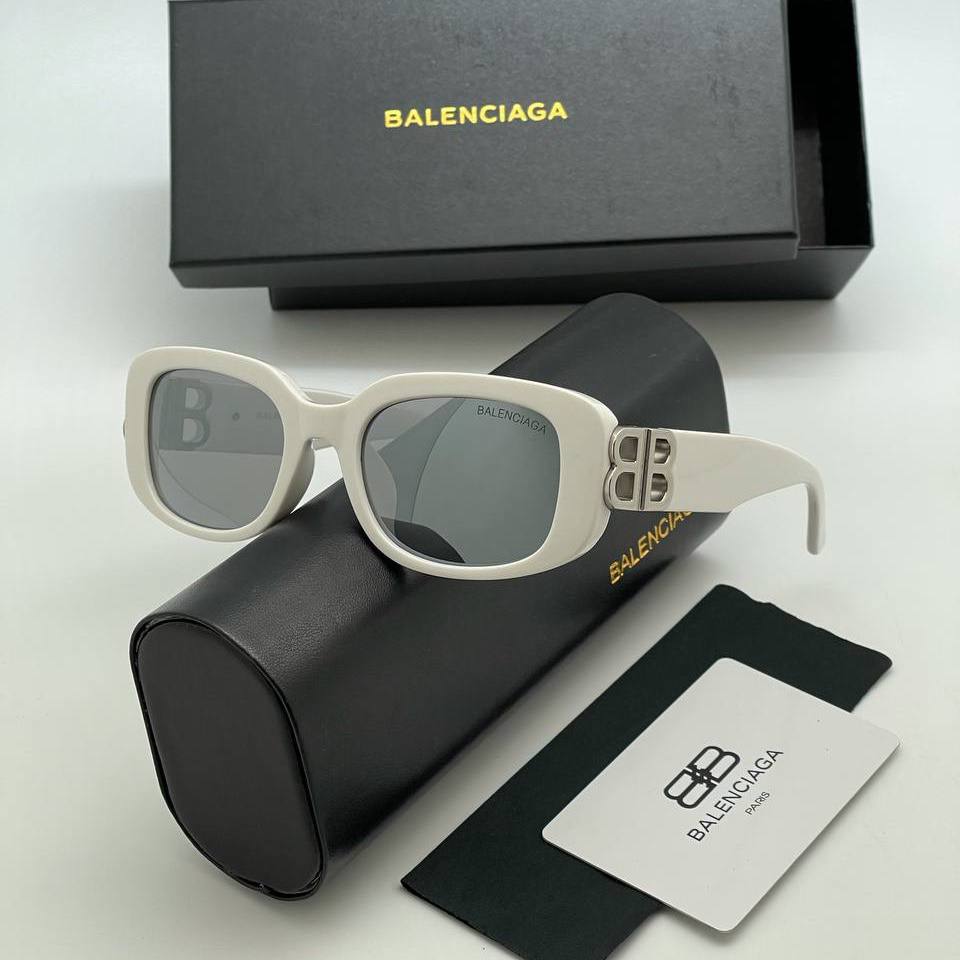 Очки Balenciaga S4728