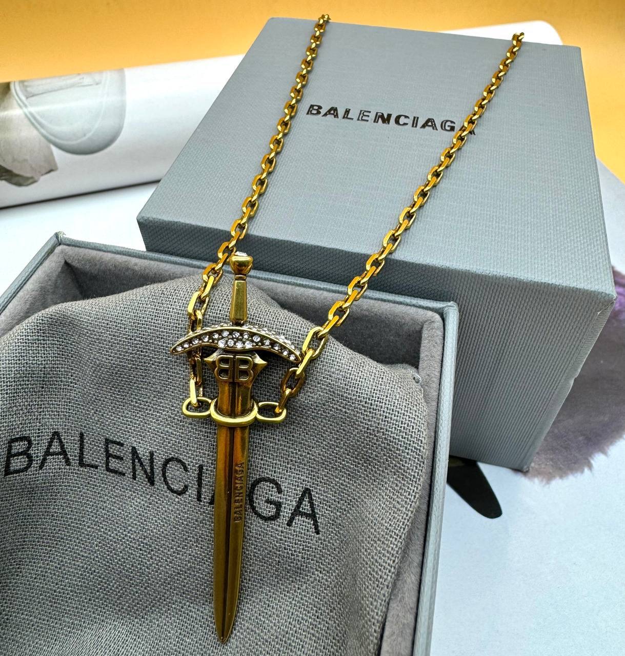 Фото Колье Balenciaga Goth Sword B3923