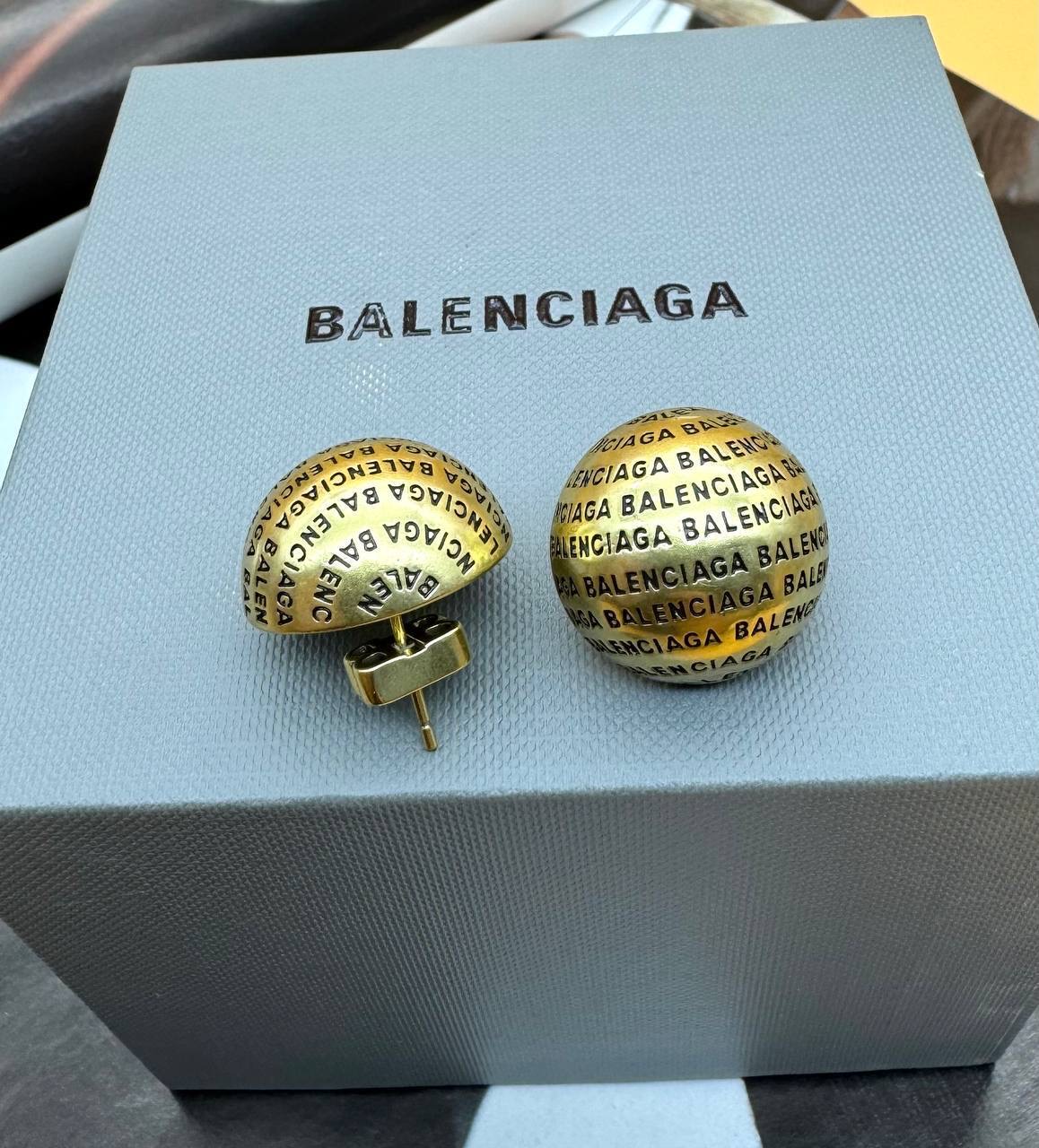 Фото Серьги Balenciaga B3768