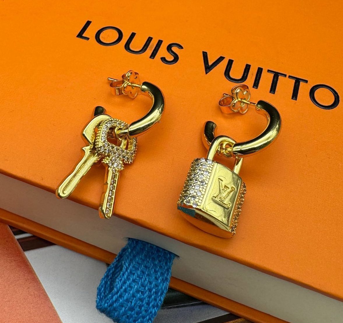 Фото Серьги Louis Vuitton LV Padlock S4917